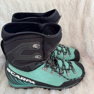 Scarpa Mont Blanc Pro GTX Womens 42 US 10 Teal and Black Mountaineering Boots
